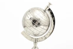 Alyson, Globe, Nikkel