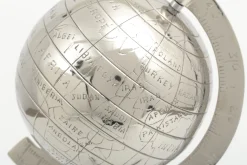 Alyson, Globe, Nikkel