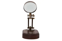 Derick, Vergrootglas, Te Voet
