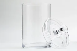 Lioni, Snoeppot, Glas, L